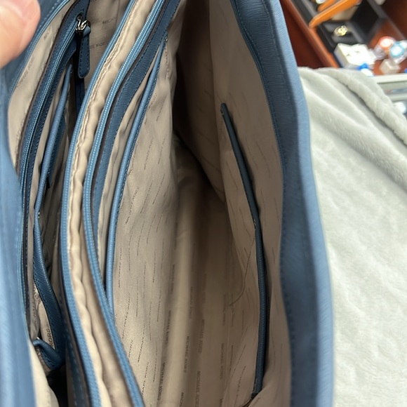 Michael Kors Large Tote - Picture 10 of 10